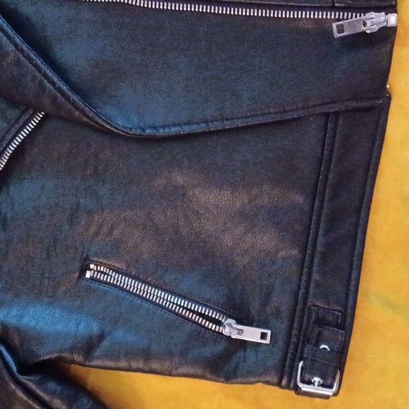 Moto jacket with removable faux fur collar - Picture 5 of 6